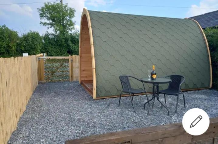 Pen Y Buarth Pod - Caravan Site Caernarfon Exterior photo